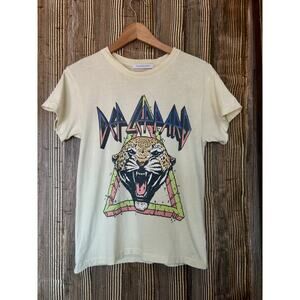 Daydreamer Def Leopard Band T Shirt Pale Yellow Sz XS Front Back Print '83 Tour